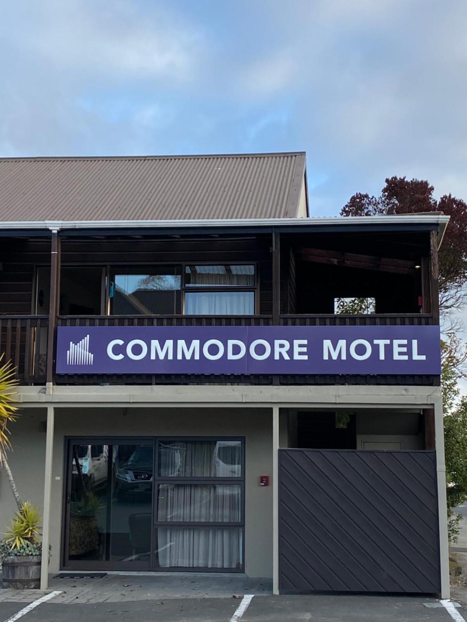 Commodore Motel Дьюндин Экстерьер фото
